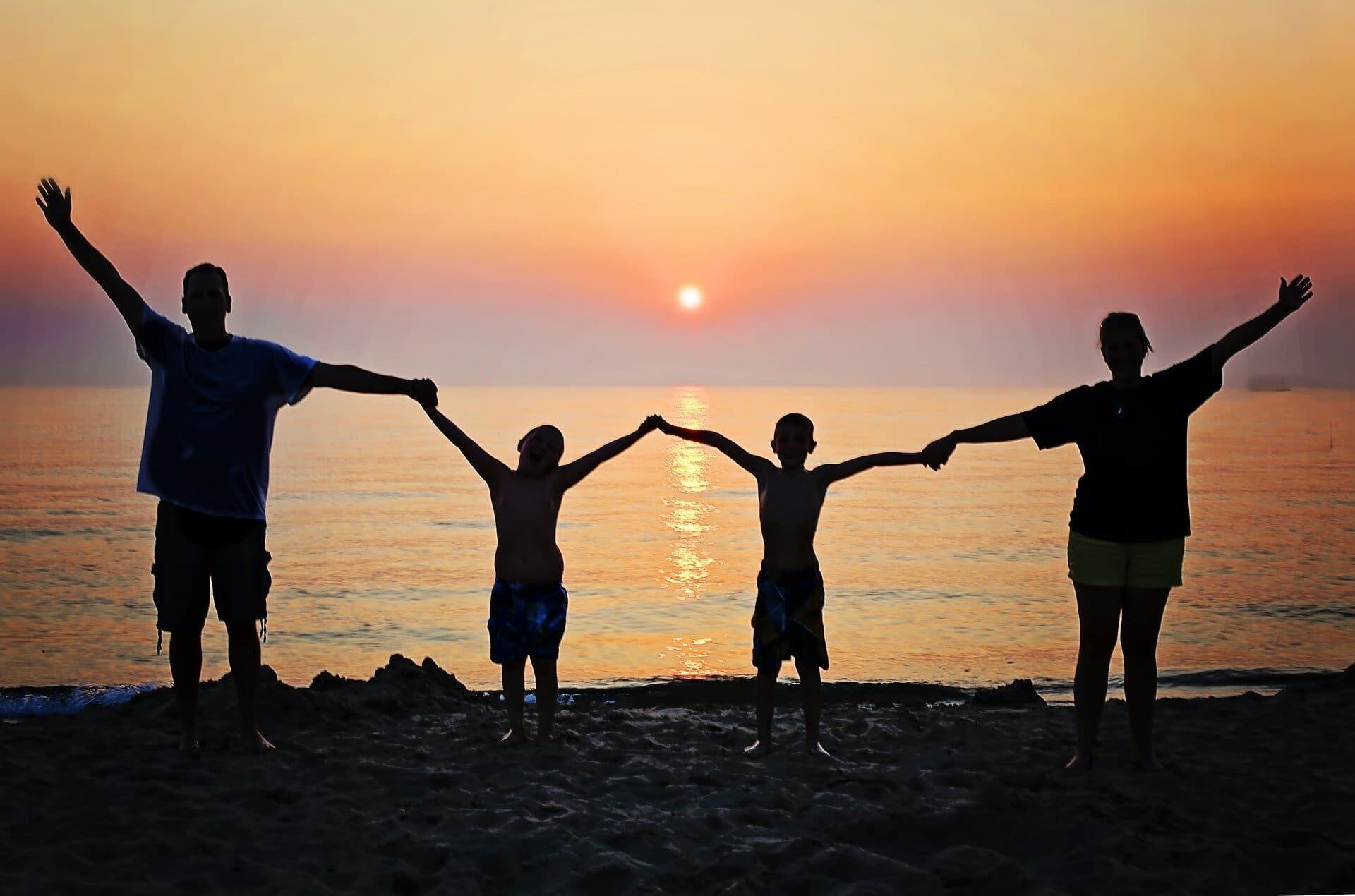 family-2611748_1920
